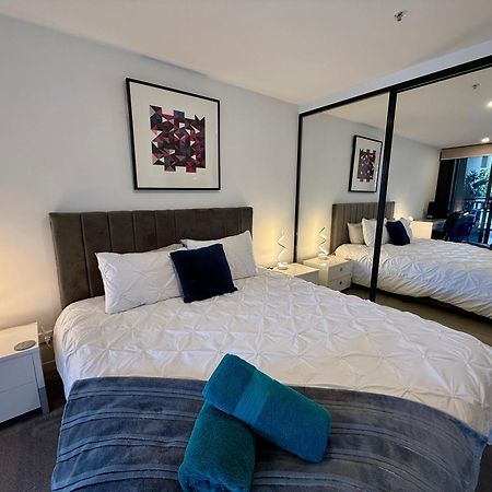 Midnight Luxe 1Br 1Bath Apartment 104 In The Heart Of Braddon Pool Sauna Secure Parking Wine Wifi Canberra Kültér fotó