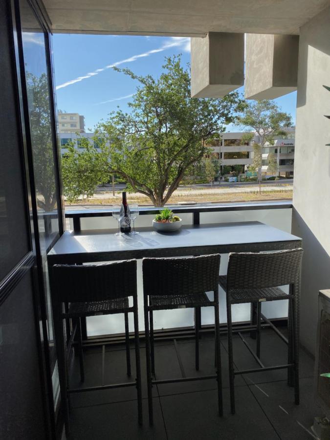 Midnight Luxe 1Br 1Bath Apartment 104 In The Heart Of Braddon Pool Sauna Secure Parking Wine Wifi Canberra Kültér fotó