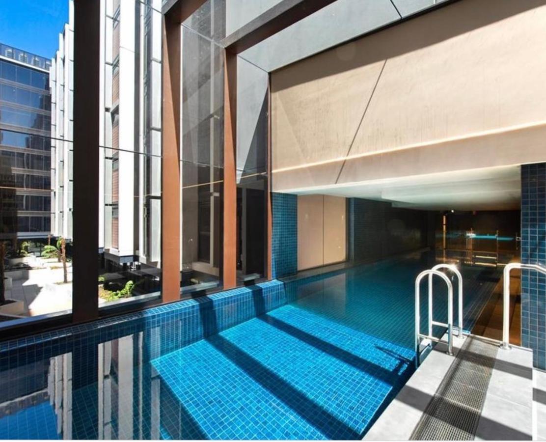 Midnight Luxe 1Br 1Bath Apartment 104 In The Heart Of Braddon Pool Sauna Secure Parking Wine Wifi Canberra Kültér fotó