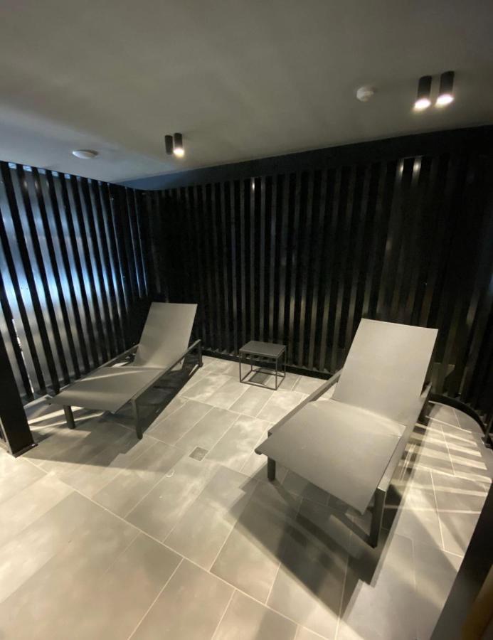 Midnight Luxe 1Br 1Bath Apartment 104 In The Heart Of Braddon Pool Sauna Secure Parking Wine Wifi Canberra Kültér fotó
