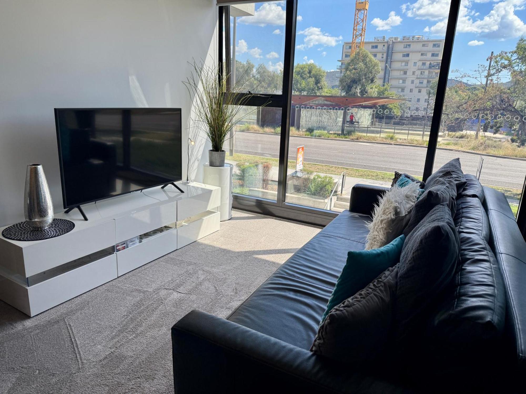 Midnight Luxe 1Br 1Bath Apartment 104 In The Heart Of Braddon Pool Sauna Secure Parking Wine Wifi Canberra Kültér fotó